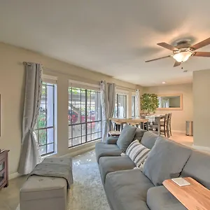 Sleek Walk To Biltmore Fashion Park Apartment