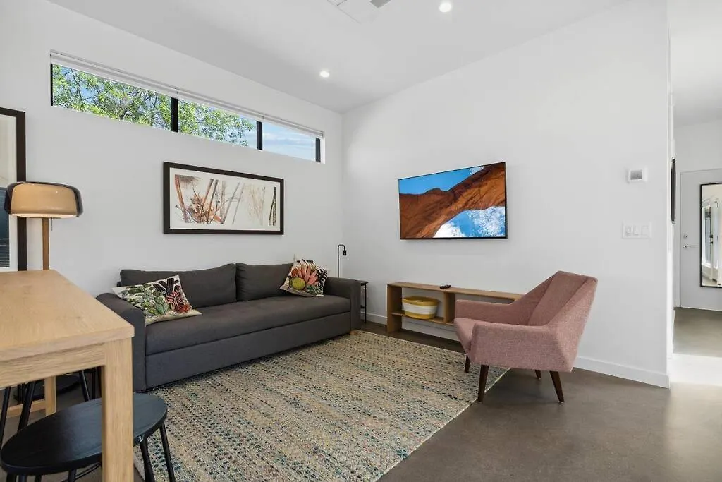Modern 1-Bedroom Apartment - 80 Walkscore! Phoenix